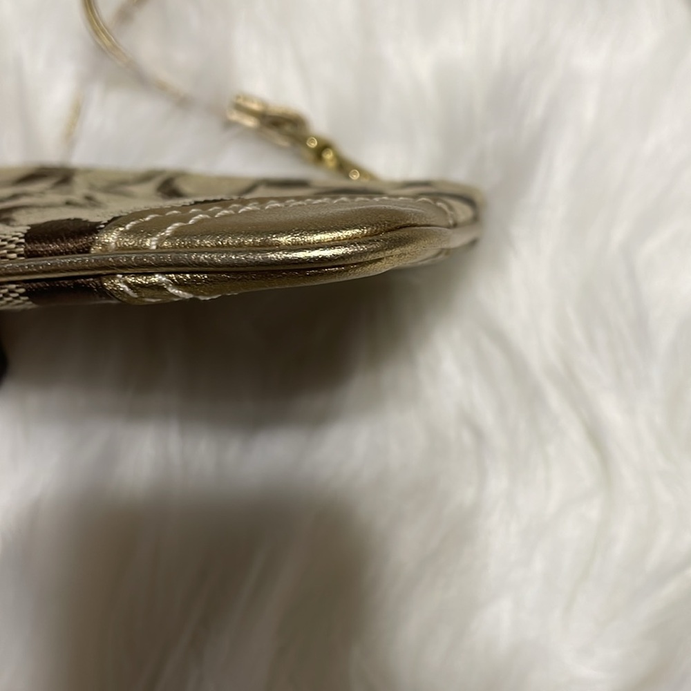 Coach Wristlet - Picture 6 of 8